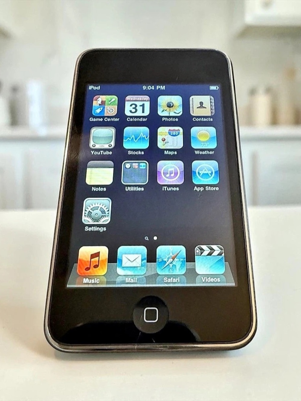 Apple iPod Touch 2nd Gen 8GB MC086LL/A Vintage Working